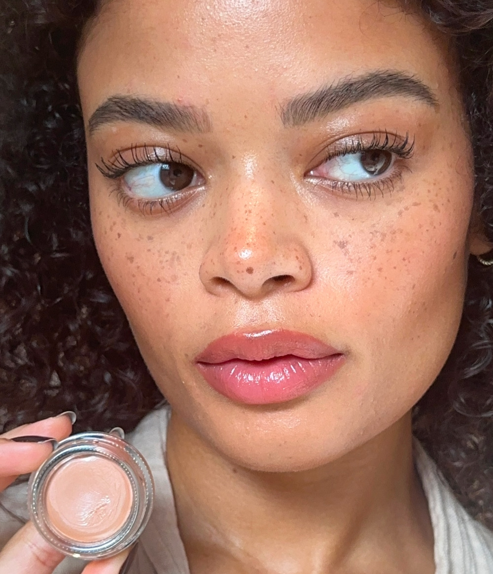 WAKE UP RADIANT WAKE UP RADIANT