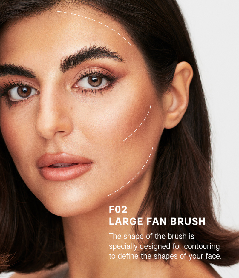 LARGE FAN BRUSH 02