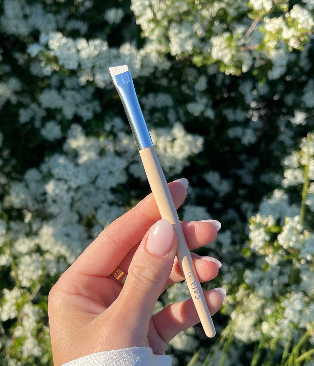 BROW LINE BRUSH 17 BROW LINE BRUSH 17