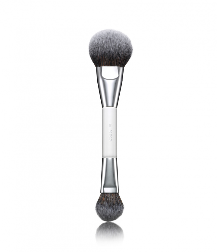 DOUBLE ENDED POWDER BRUSH 19 in der Gruppe PINSEL & ZUBEHÖR / PINSEL / Make-Up-Pinsel bei CAIA Cosmetics (CAI524)